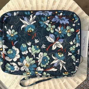 NWT🌸Vera Bradley*Floral Bursts*Wipes Pouch✨